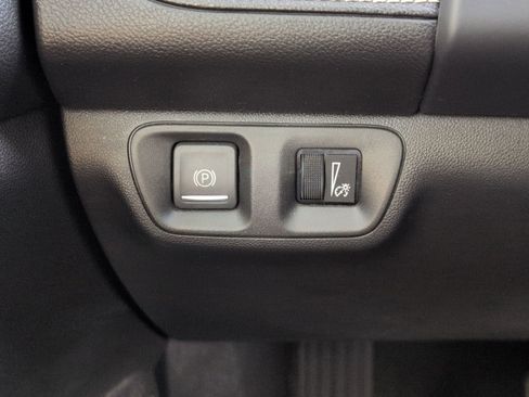 Used 2023 GMC Acadia SLE w/ Driver Convenience Package image 9