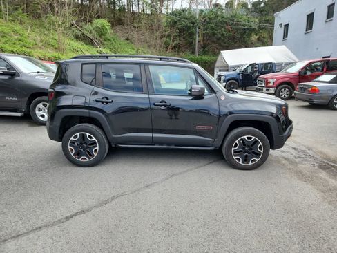 Used 2017 Jeep Renegade Trailhawk image 6