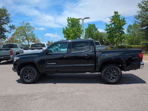 Used 2022 Toyota Tacoma SR5 RWD image 3