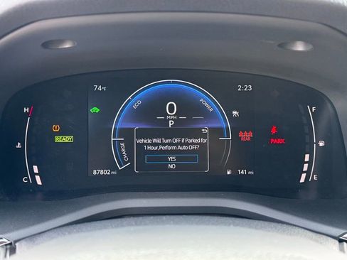 Used 2025 Toyota Camry SE w/ Convenience Package image 8