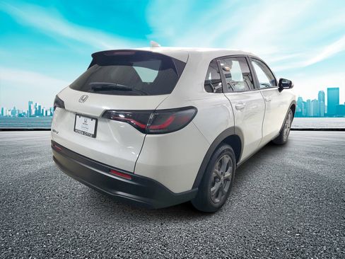 Certified 2026 Honda HR-V LX image 4