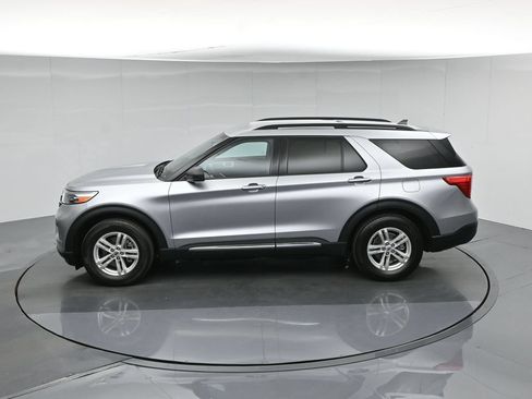 Certified 2022 Ford Explorer XLT RWD image 60