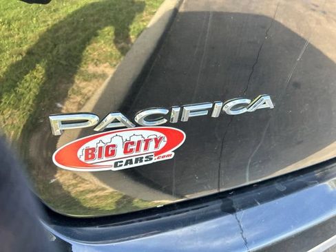 Used 2024 Chrysler Pacifica Limited FWD image 60