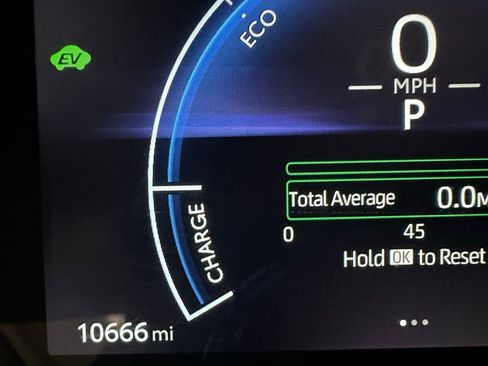 Used 2025 Toyota Camry LE image 24