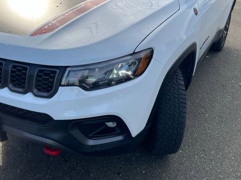 Used 2024 Jeep Compass Trailhawk image 3