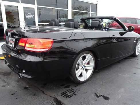 Used 2010 BMW 335i Convertible image 8