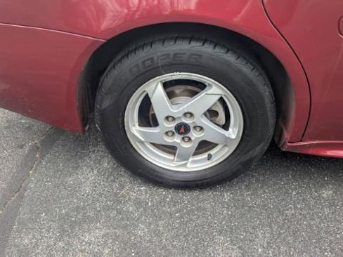 Used 2004 Pontiac Grand Prix GT2 w/ Leather Trim Pkg image 12