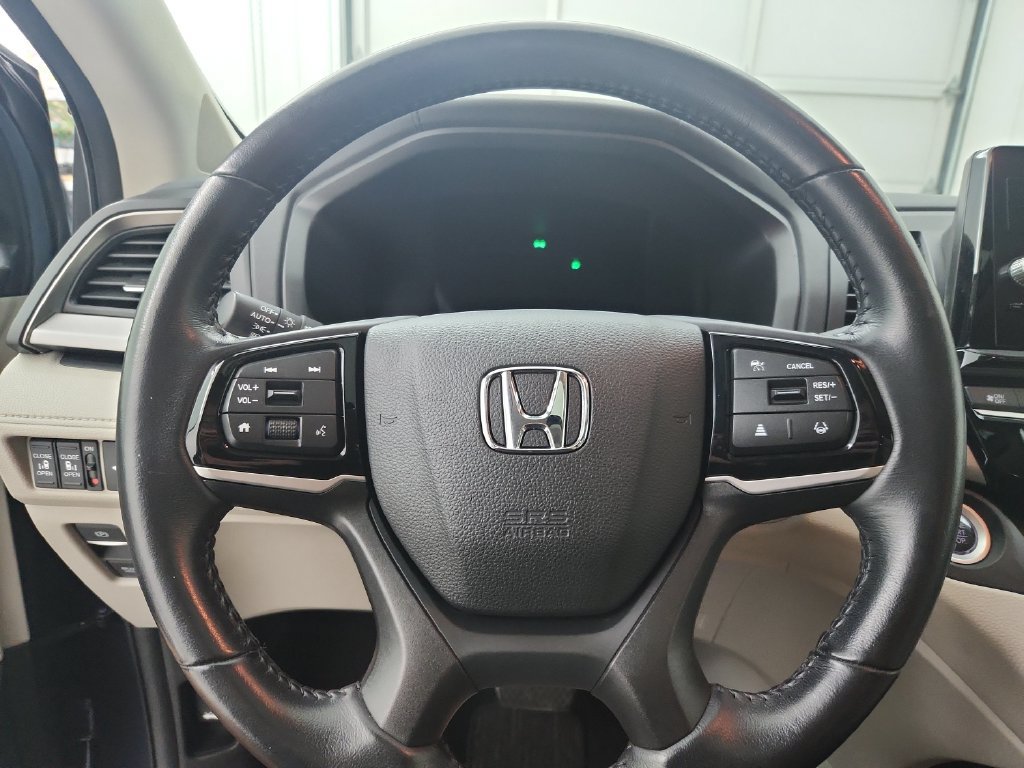 Used 2025 Honda Odyssey EX-L image 16