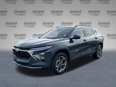 Used 2026 Chevrolet Trax LT image 4