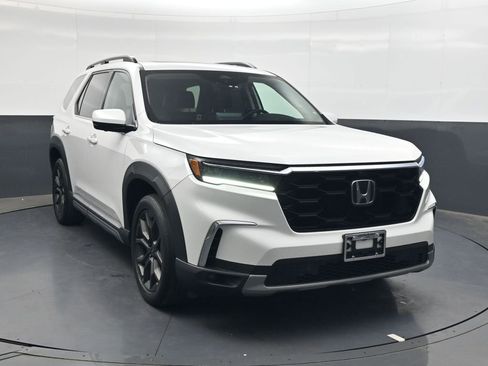 Used 2023 Honda Pilot Elite image 2