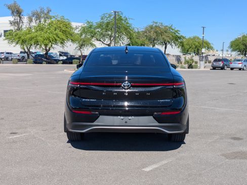 Used 2024 Toyota Crown XLE image 4