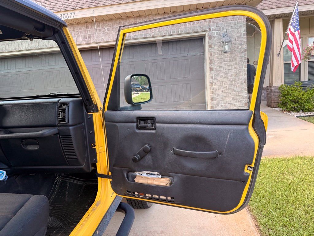 Used 2006 Jeep Wrangler Unlimited Rubicon AWD/4WD image 18