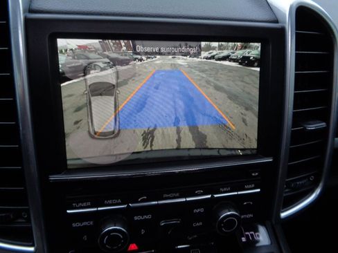 Used 2016 Porsche Cayenne Platinum Edition image 33