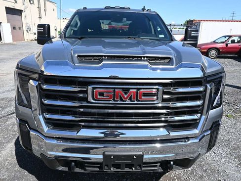 Used 2024 GMC Sierra 3500 SLE w/ SLE Convenience Package AWD/4WD image 3