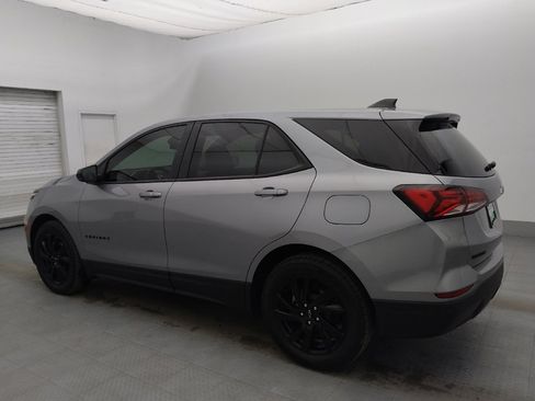 Used 2024 Chevrolet Equinox LS w/ LS Convenience Package FWD image 3