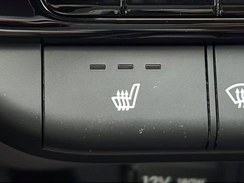 Certified 2025 Hyundai Elantra SEL FWD image 31