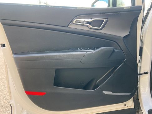 Certified 2023 Kia Sportage LX image 10
