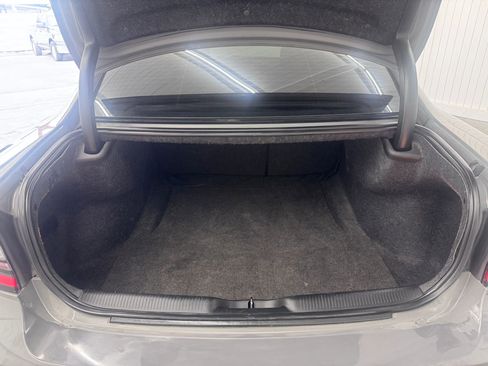 Used 2019 Dodge Charger SXT RWD image 13