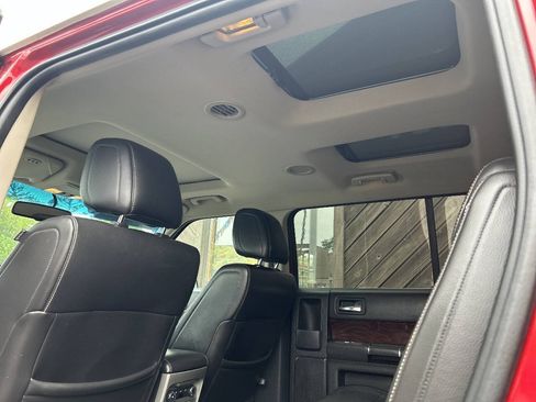 Used 2010 Ford Flex SEL FWD image 15