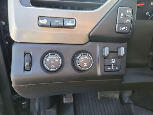 Used 2017 GMC Yukon Denali w/ Open Road Package AWD/4WD image 24