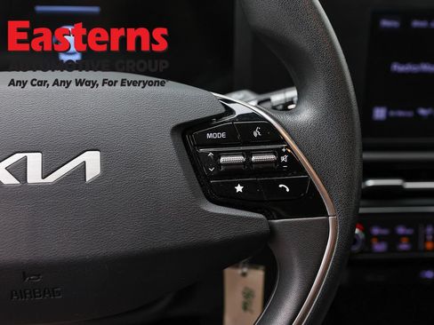 Used 2025 Kia Niro LX FWD image 15