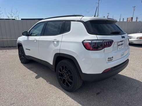 New 2026 Jeep Compass Latitude image 4