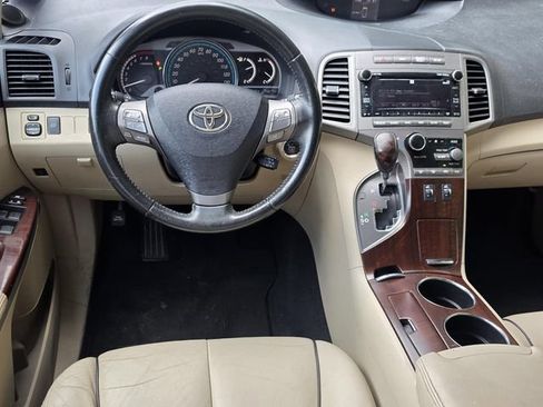 Used 2010 Toyota Venza FWD image 13