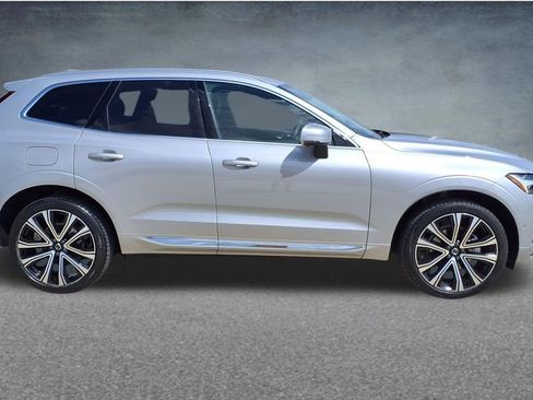 Certified 2023 Volvo XC60 B5 Ultimate w/ Climate Package FWD image 9
