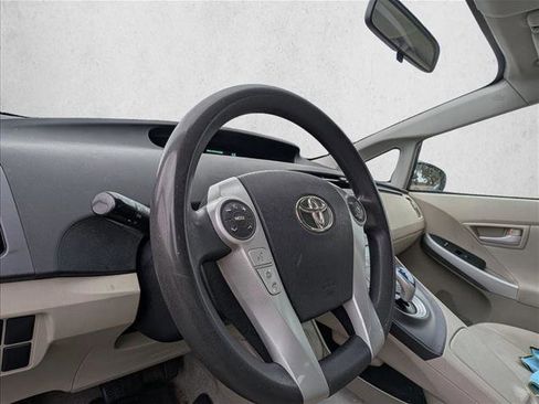 Used 2010 Toyota Prius Three image 10