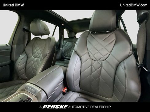 Used 2025 BMW X5 xDrive40i w/ M Sport Package AWD/4WD image 5