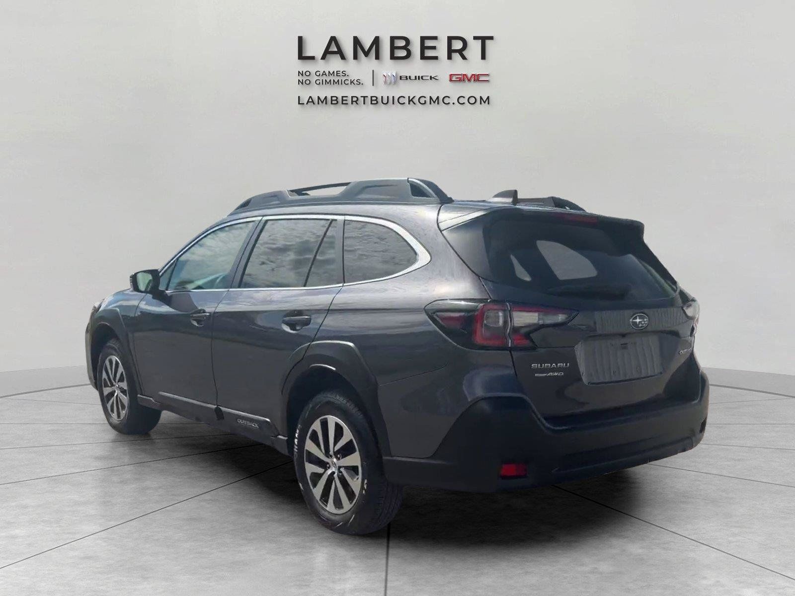 Used 2024 Subaru Outback Premium AWD/4WD image 3
