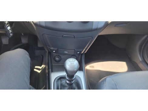 Used 2012 Hyundai Elantra FWD image 5