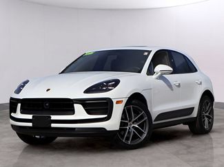Used 2025 Porsche Macan AWD/4WD video 1