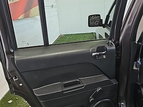 Used 2015 Jeep Patriot Sport FWD image 18
