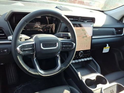 New 2026 GMC Terrain Denali w/ LPO, Black Badging Package image 5