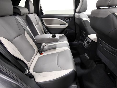 Used 2025 Subaru Forester Limited AWD/4WD image 18