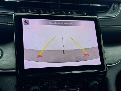 Used 2022 Jeep Grand Cherokee L Limited image 10