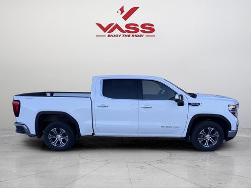 Used 2025 GMC Sierra 1500 SLT image 6