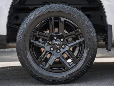 Used 2023 Chevrolet Silverado 1500 Custom AWD/4WD image 22