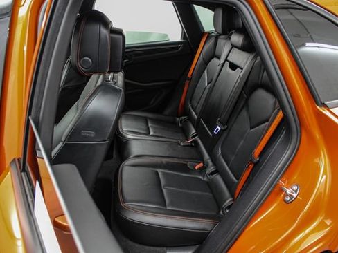 Used 2023 Porsche Macan AWD/4WD image 18