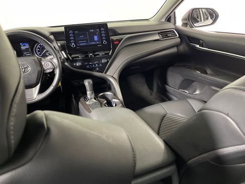 Used 2023 Toyota Camry SE image 18