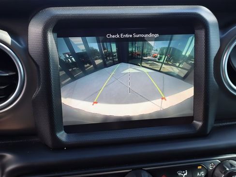 Used 2022 Jeep Wrangler Unlimited Rubicon 4xe w/ Steel Bumper Group image 33