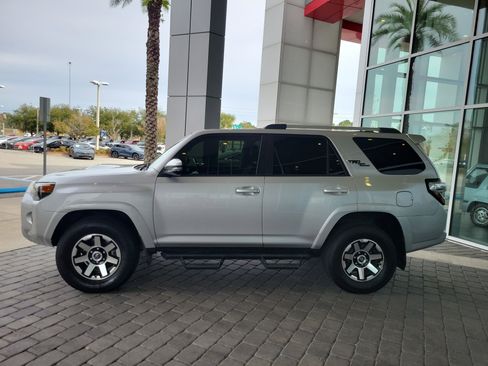 Used 2018 Toyota 4Runner TRD Off-Road Premium image 3