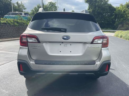 Used 2018 Subaru Outback 2.5i Premium AWD/4WD image 6
