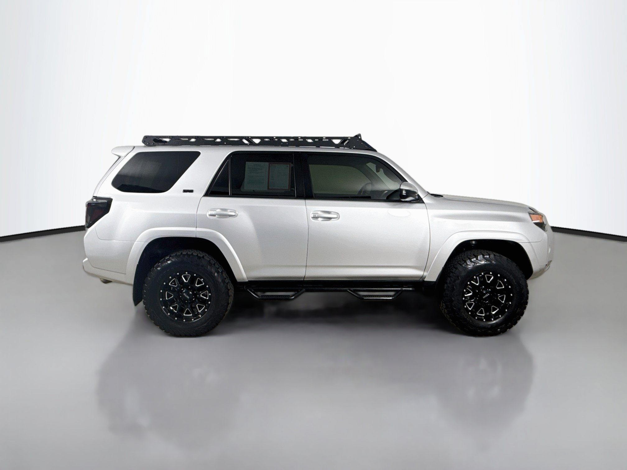 Certified 2022 Toyota 4Runner SR5 AWD/4WD image 9