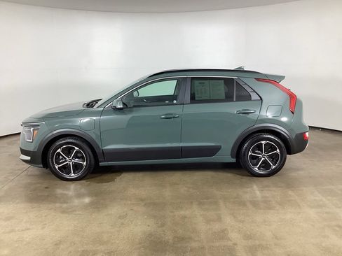 Used 2023 Kia Niro EX w/ EX Cold Weather Package FWD image 16