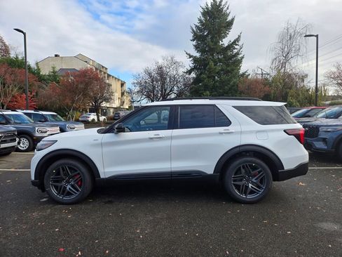 New 2026 Ford Explorer ST-Line w/ ST-Line Street Pack image 8