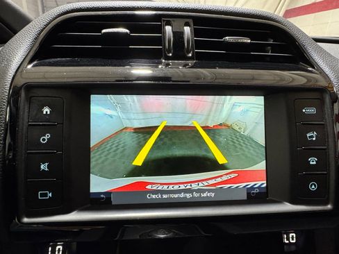 Used 2018 Jaguar F-PACE Premium image 22