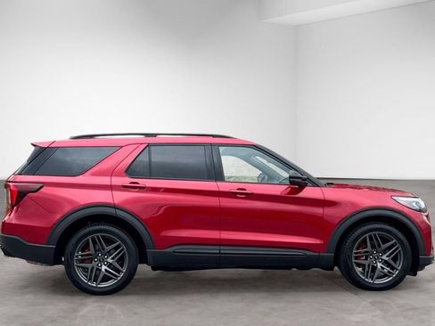 Used 2025 Ford Explorer ST w/ Sun And Sound Package AWD/4WD image 7