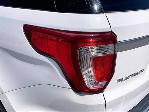 Used 2018 Ford Explorer Platinum AWD/4WD image 25